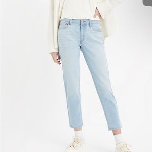 NWOT Levi’s Boyfriend Jeans